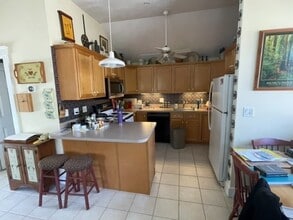 65 Lakewood Dr, Unit 2 in Plymouth, MA - Building Photo - Building Photo