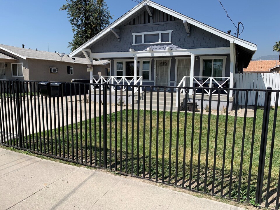 618 W 9th St in San Bernardino, CA - Building Photo