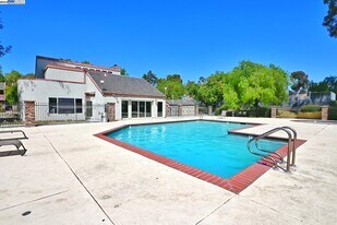 420 Dempsey Rd, Unit 220 in Milpitas, CA - Building Photo