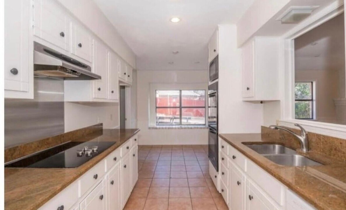 4800 Gretna Green Ln in Tyler, TX - Building Photo