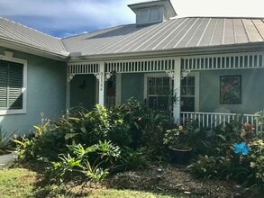 9122 SE Pomona St in Hobe Sound, FL - Building Photo - Building Photo
