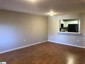 100 Buttercup Way in Taylors, SC - Building Photo - Building Photo