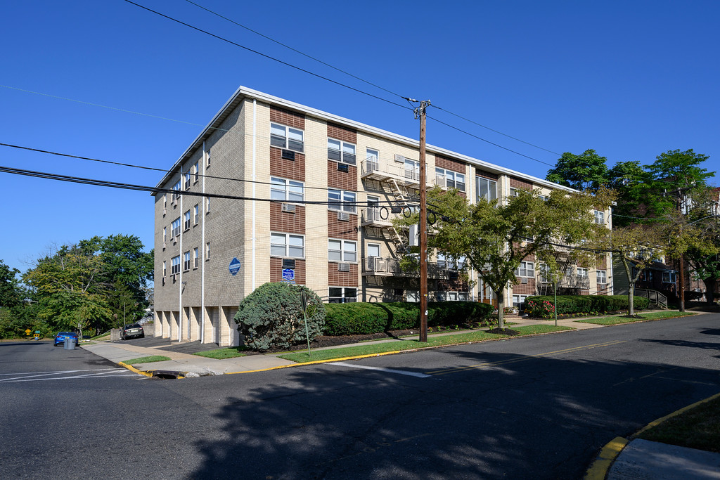 Central House in Ridgefield Park, NJ - Building Photo