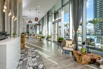 4111 S Ocean Dr in Hollywood, FL - Foto de edificio - Building Photo