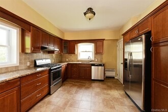 189 Forest Ave in Lynbrook, NY - Building Photo - Building Photo