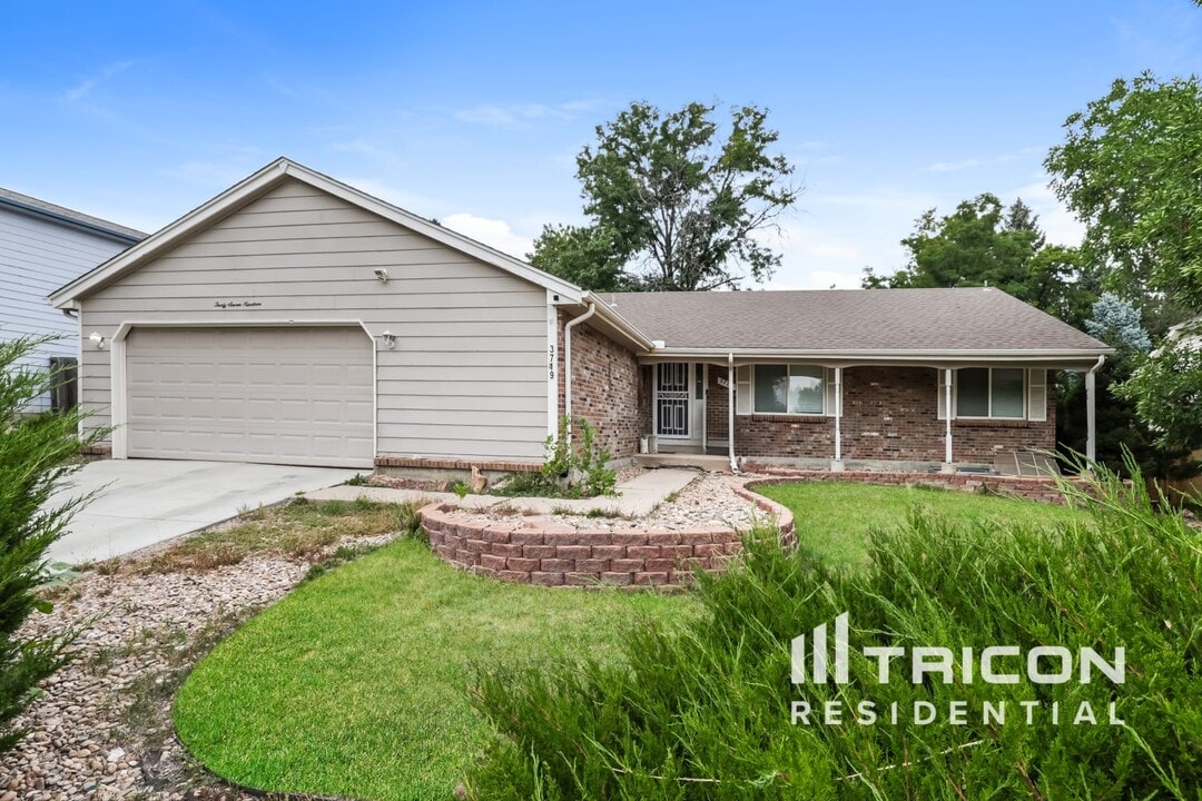 3719 S Walden St in Aurora, CO - Building Photo