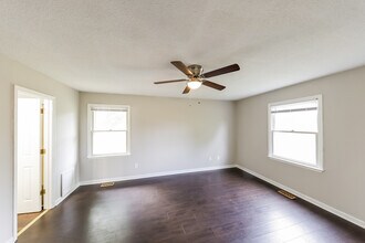 111 Saralee Dr in Huntsville, AL - Building Photo - Building Photo