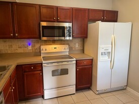 9507 Amberdale Ct-Unit -101 in Riverview, FL - Building Photo - Building Photo