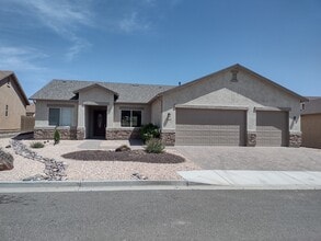 5537 N Kerwood Loop in Prescott Valley, AZ - Foto de edificio - Building Photo