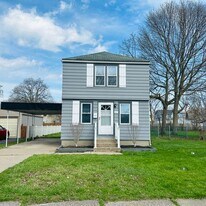 465 75th St in Niagara Falls, NY - Building Photo