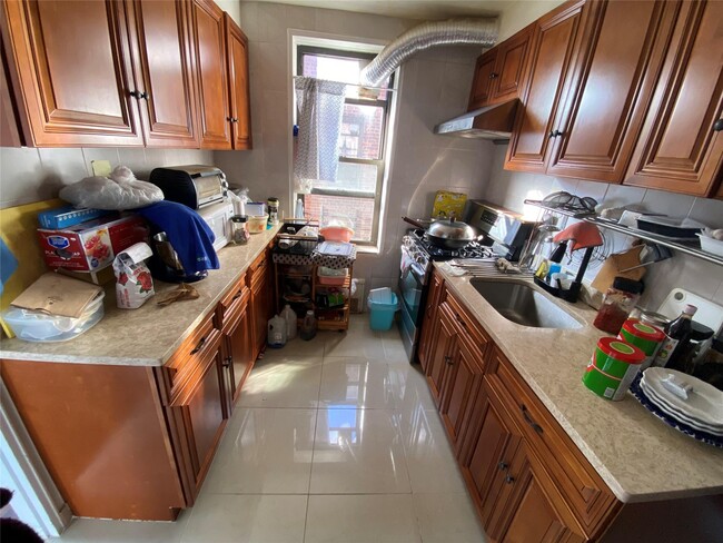 94-11 34th Rd in Queens, NY - Building Photo - Building Photo