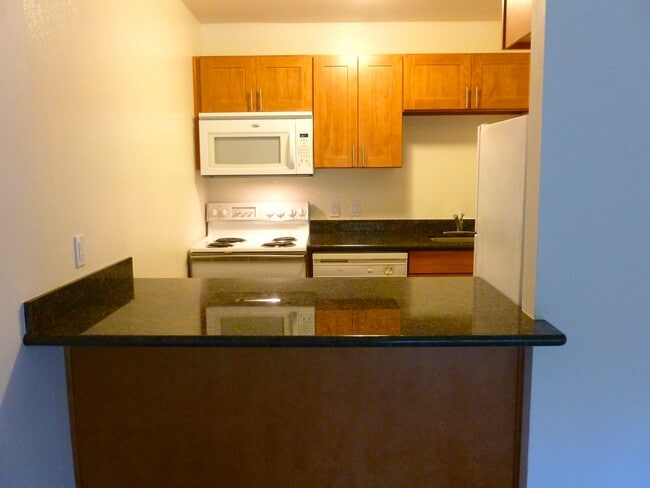 7924 212th St SW, Unit 102 in Edmonds, WA - Building Photo - Building Photo