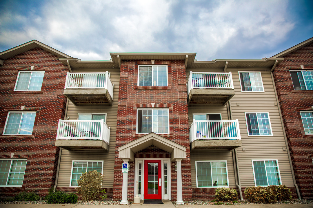 Britton Pines Apartments in Perry, MI - Building Photo