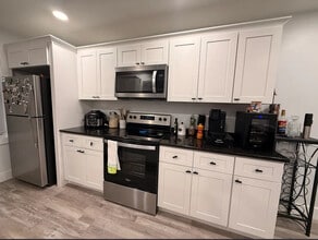 143 Chelmsford St, Unit Unit 3 in Lowell, MA - Building Photo - Building Photo