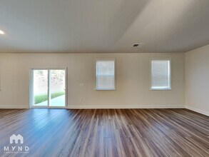 71 Dew Drop Ln in Dallas, GA - Foto de edificio - Building Photo