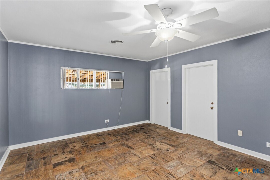 366 New York Ave in New Braunfels, TX - Building Photo