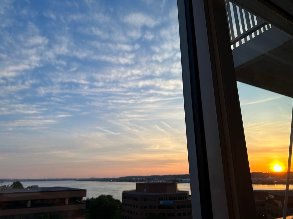 925 N Fairfax St, Unit 806 in Alexandria, VA - Foto de edificio