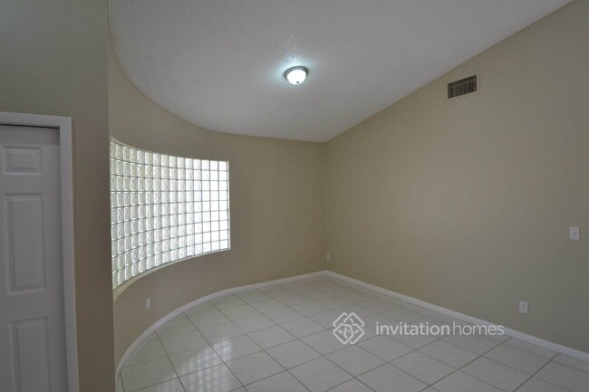 10281 SW 15th St in Pembroke Pines, FL - Building Photo - Building Photo