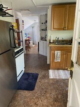 108 Hyde St, Unit B in Burlington, VT - Foto de edificio - Building Photo