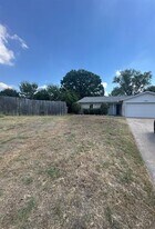 2804 Springlake Ct in Irving, TX - Building Photo