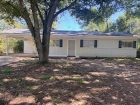 2710 Teresa Dr in Jackson, MS - Building Photo