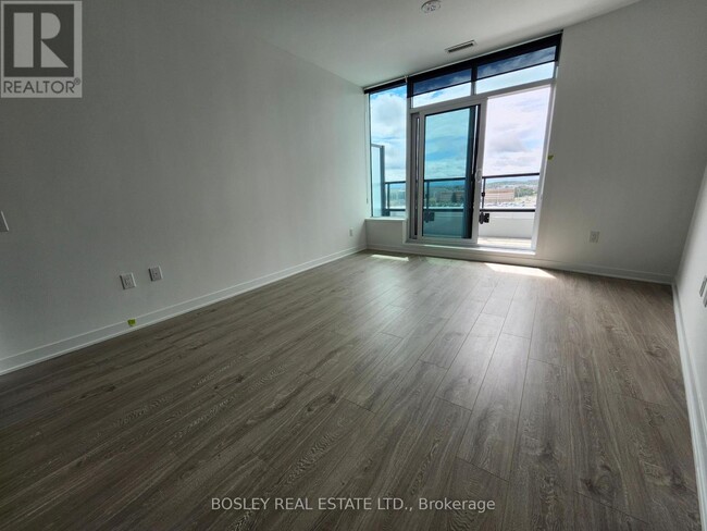 2495-2495 Eglinton Ave W in Mississauga, ON - Building Photo - Building Photo