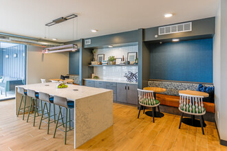 Student | Uncommon Dinkytown in Minneapolis, MN - Building Photo - Interior Photo