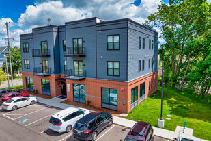 Westgate Commons in Kalamazoo, MI - Building Photo