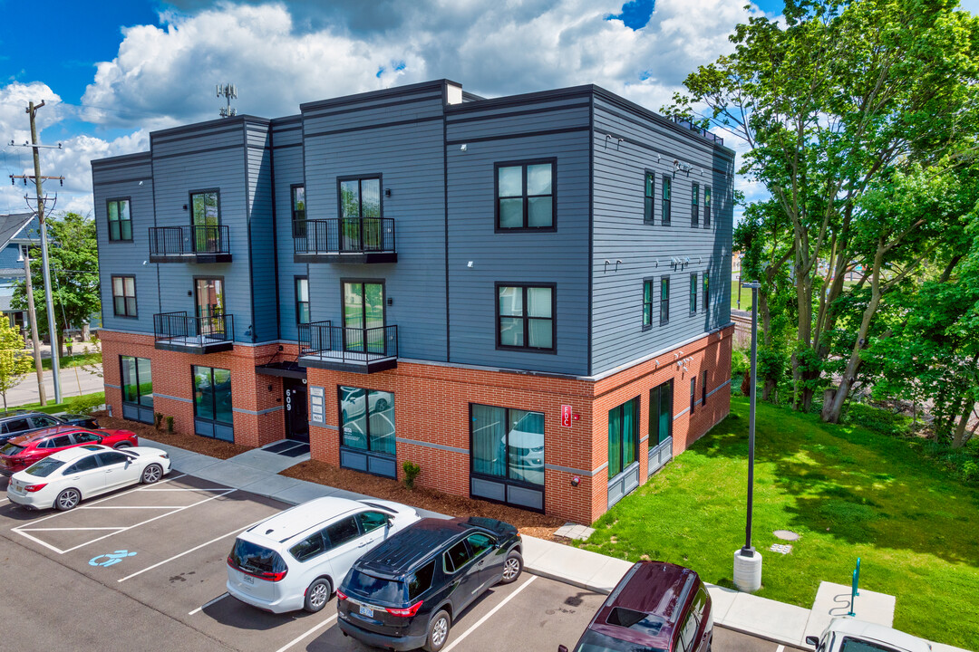 Westgate Commons in Kalamazoo, MI - Foto de edificio