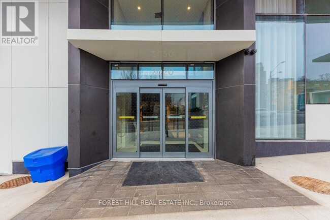 2020-2020 Bathurst St in Toronto, ON - Building Photo - Building Photo
