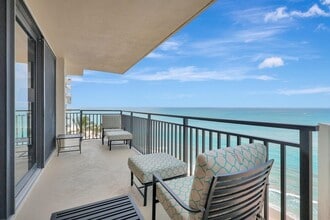 5460 N Ocean Dr, Unit 7A in Riviera Beach, FL - Building Photo - Building Photo