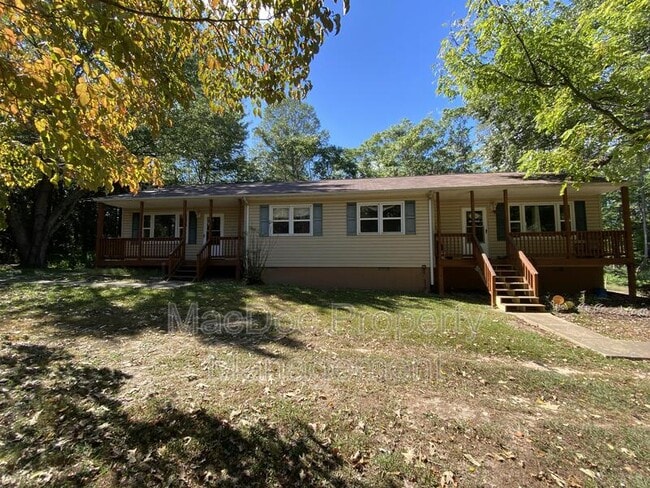 8442 Indiantown Rd in King George, VA - Building Photo - Building Photo