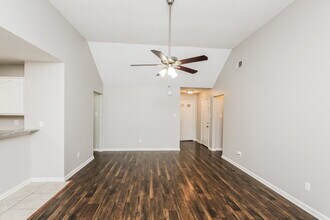 50 Greer Ln in Oakland, TN - Foto de edificio - Building Photo