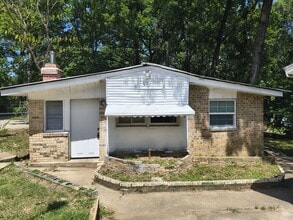 708 Hickory Hill Ln in Tool, TX - Building Photo - Building Photo