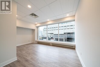 10-210 Queens Quay W in Toronto, ON - Building Photo - Building Photo