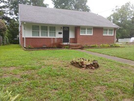 22 Glendale Rd in Newport News, VA - Building Photo