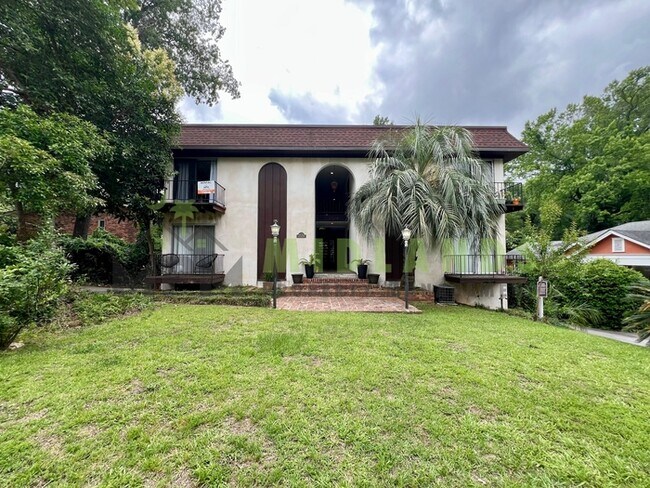 property at 2524 Blossom St