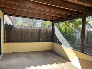 3502 Gardens E Dr in Palm Beach Gardens, FL - Building Photo - Building Photo