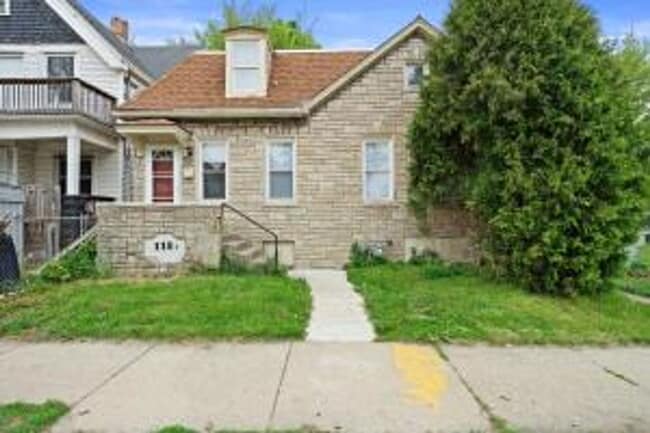 property at 118 E Concordia Ave