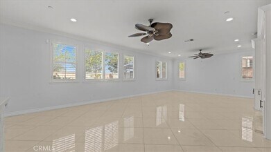 5448 Turin Way in Fontana, CA - Foto de edificio - Building Photo