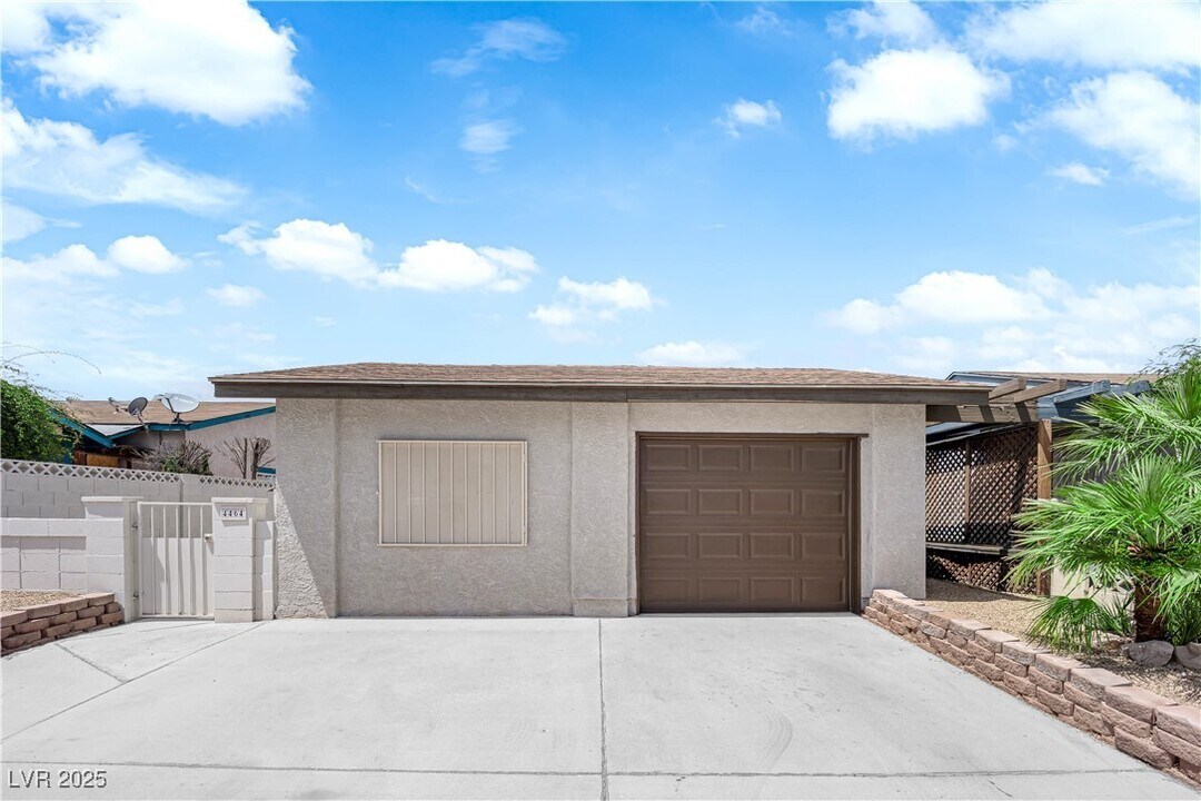 4464 Vía San Marco in Las Vegas, NV - Building Photo