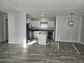 1400 Banana Rd in Lakeland, FL - Foto de edificio - Building Photo