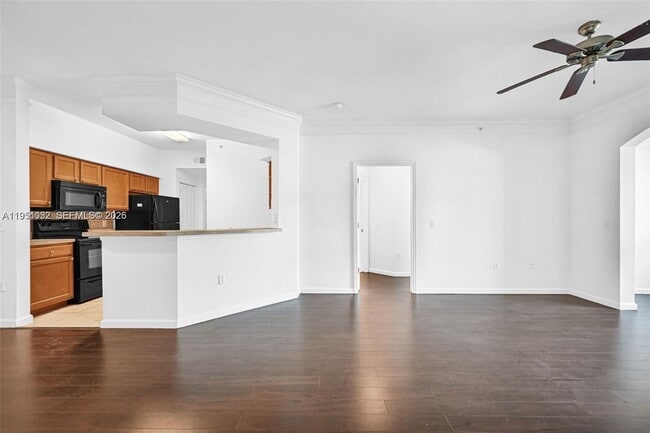 2101 Myrtlewood Cir E in Palm Beach Gardens, FL - Building Photo - Building Photo