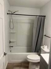 828 4th St in Nevada, IA - Building Photo - Building Photo