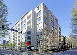 The Lauren Residences in Bethesda, MD - Building Photo - Building Photo