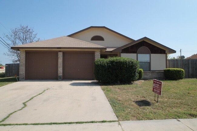 property at 1100 Goodhue Dr