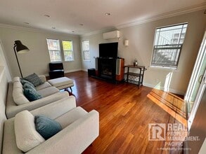 338 Athol Ave in Oakland, CA - Building Photo - Building Photo