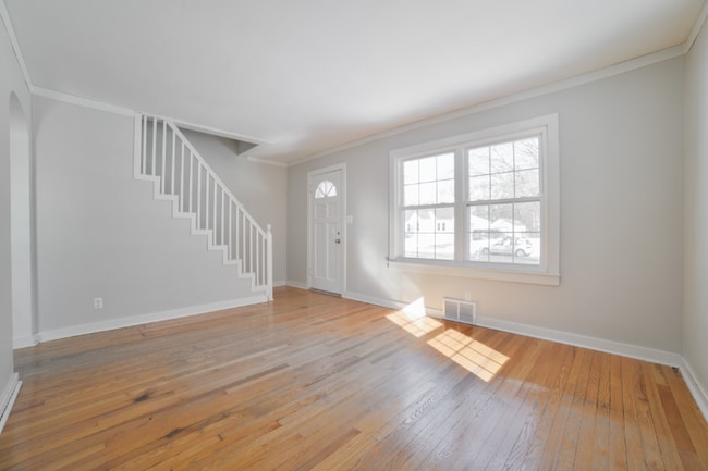 225 Henderson St in Jackson, MO - Foto de edificio - Building Photo