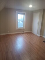180 Riverside Ave, Unit 2 in Burlington, VT - Building Photo