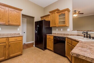 8390 Pinnacle Dr in Southaven, MS - Building Photo - Building Photo